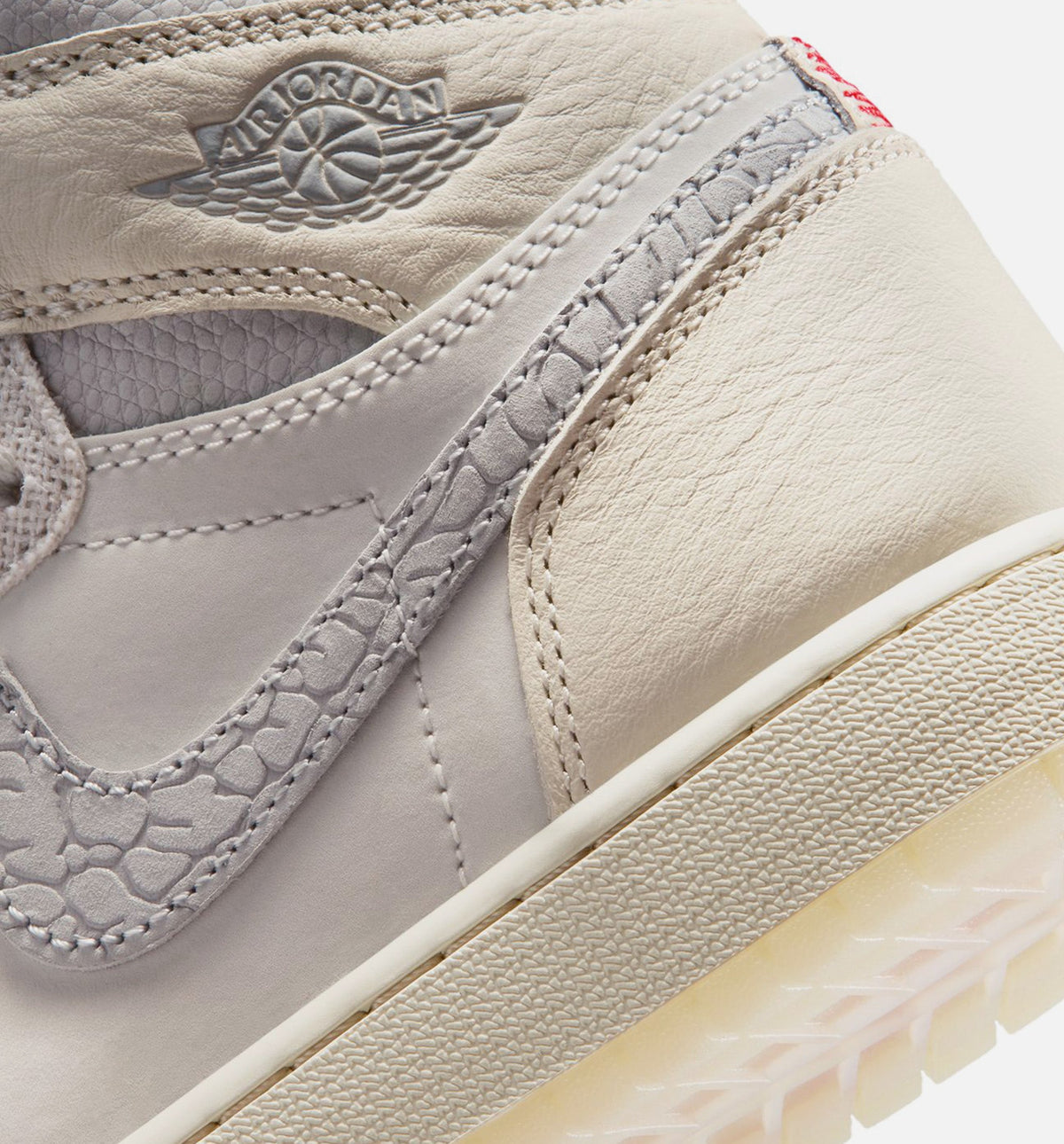 Air Jordan 1 Retro High OG Sail Grade School Lifestyle Shoe